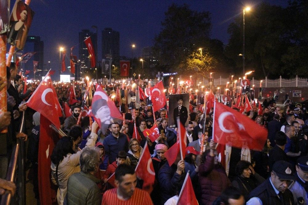 Beşiktaşta Cumhuriyetin 96Incı Yılı Coşkuyla Kutlandı