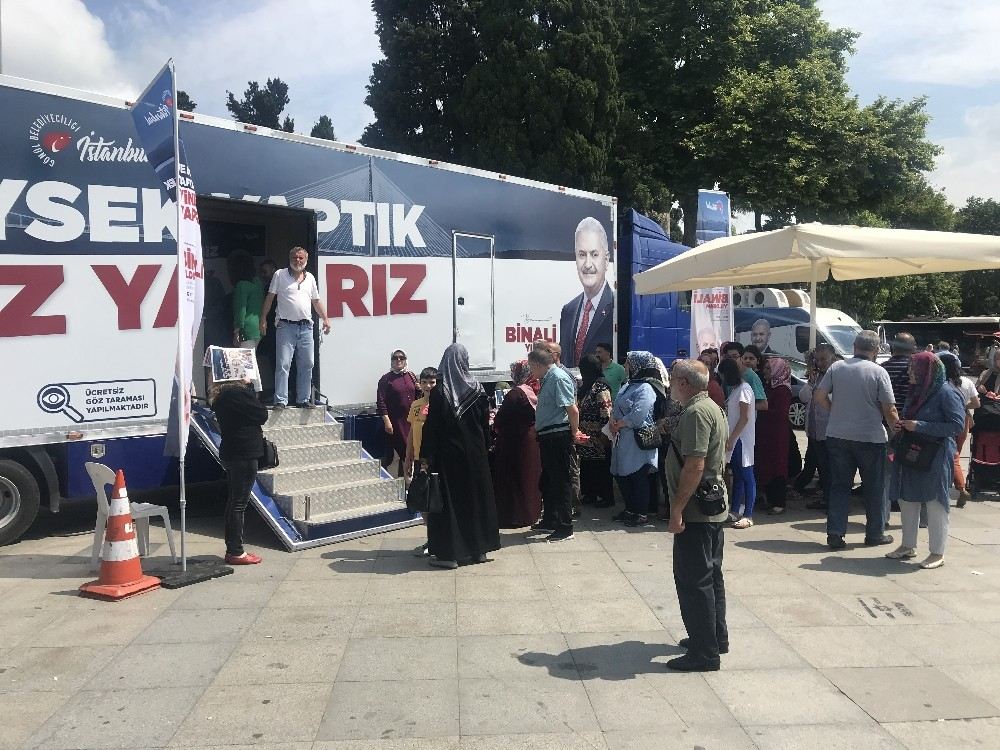 Beşiktaşta Vatandaşlara Ücretsiz Göz Taraması Başladı