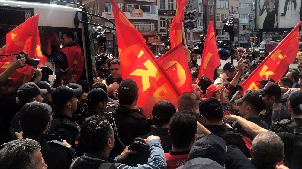 Beşiktaştan Taksime Yürümek İsteyen Göstericilere Polis Müdahalesi