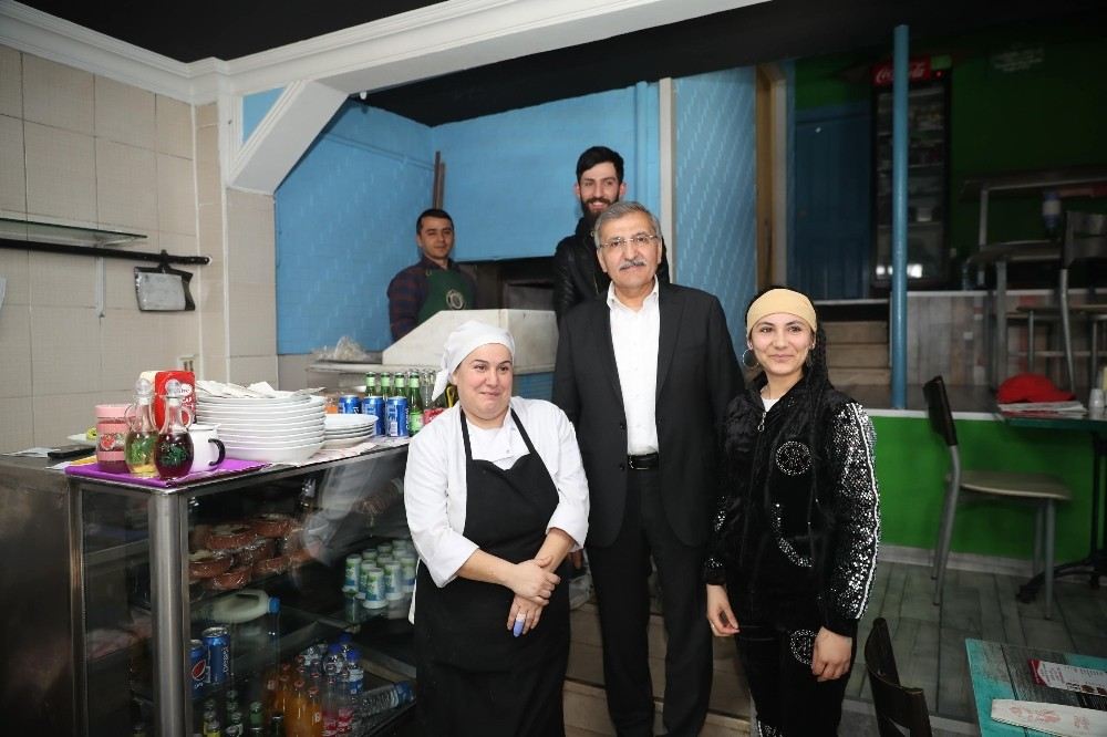 Beykoz Belediye Başkan Adayı Murat Aydının Esnaf Ziyareti Renkli Görüntülere Sahne Oldu