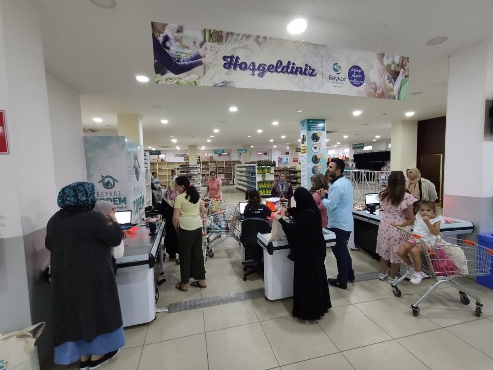 Beykozda Sosyal Market İle İhtiyaç Sahiplerinin Yüzü Gülüyor