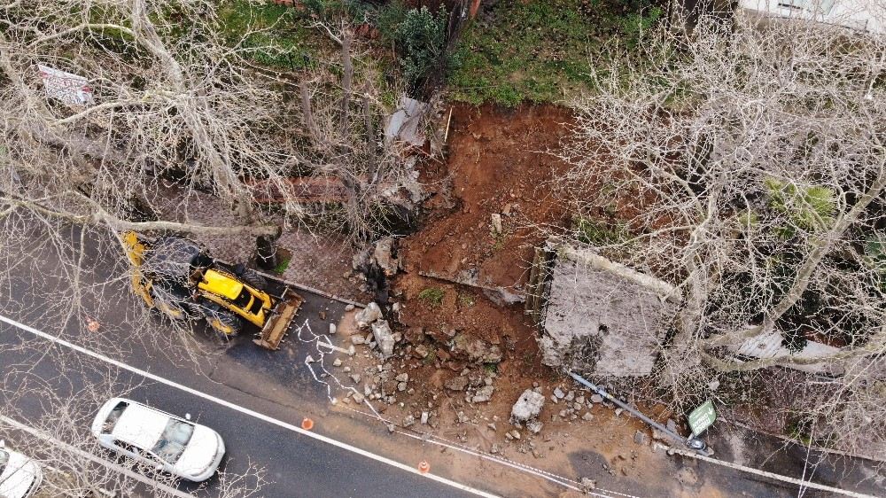 Beykozda Yola Çöken İstinat Duvarı Havadan Görüntülendi