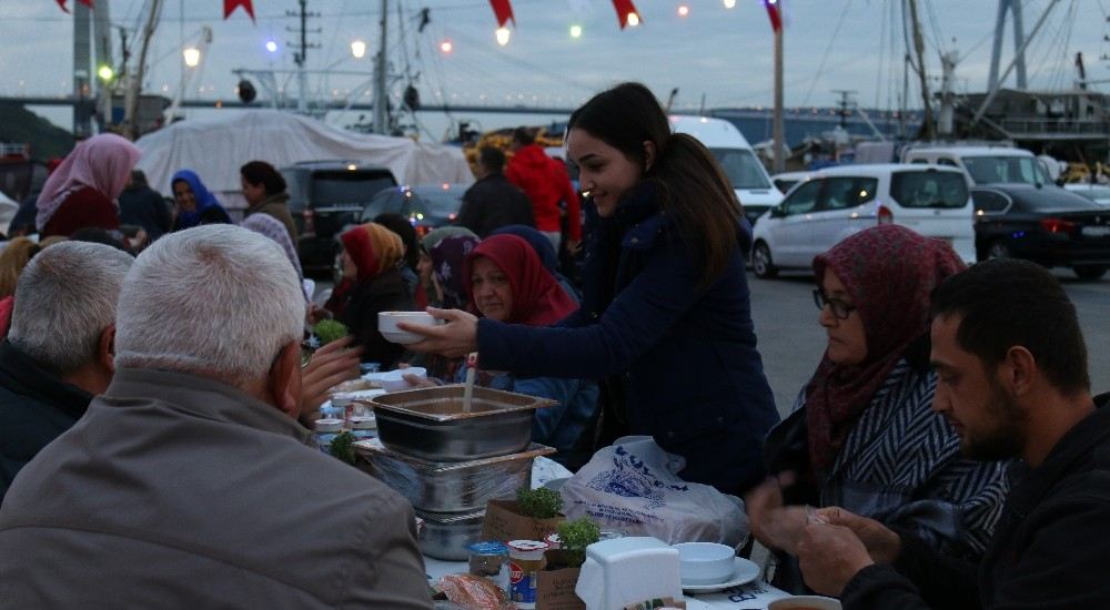 Beykozlular Poyrazköyde İftarlarını Açtı