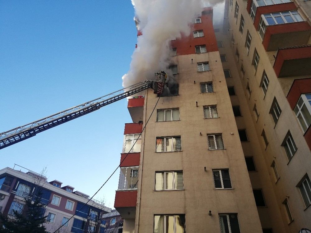 Beylikdüzünde Şarj Aleti Yangın Çıkardı İddiası