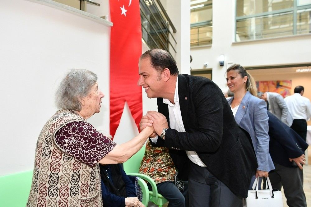 Beylikdüzündeki Bayramlaşma Töreninde Birlik Ve Beraberlik Vurgusu Yapıldı