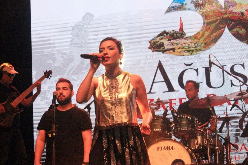 Beyoğlunda 30 Ağustos Zaferi Konserle Kutlandı