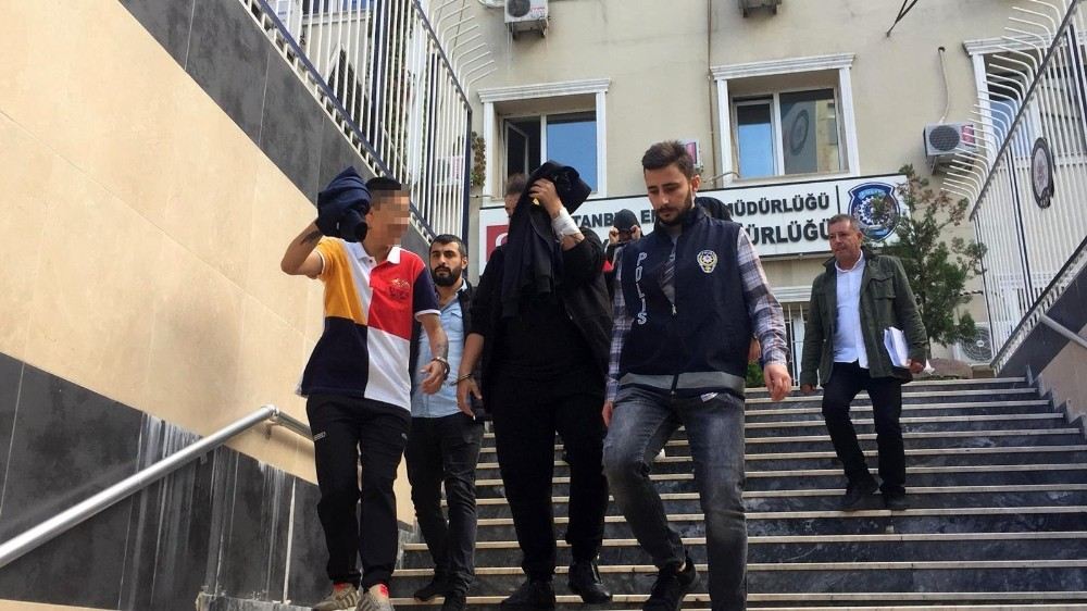 Beyoğlunda Küçük Çocuklara Hırsızlık Yaptıran Şahıslar Yakalandı