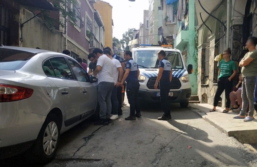 Beyoğlunda Sağlıksız Koşullarda Çalışan 2 Midye İmalathanesi Mühürlendi