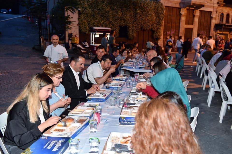 Beyoğlunun Tüm Renkleri Aynı Gönül Sofrasında Buluştu