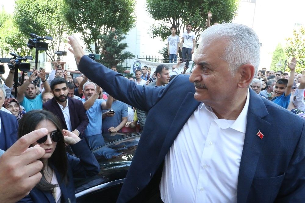 Binali Yıldırım, Cemevini Ziyaret Etti