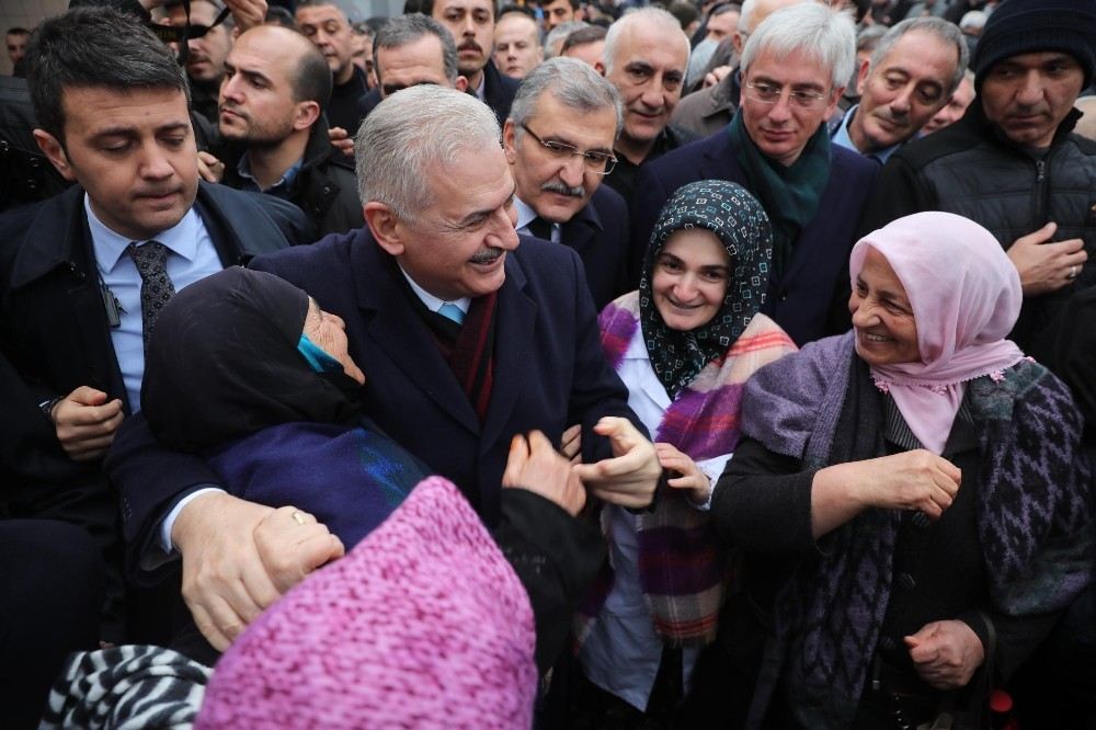 Binali Yıldırım, Cuma Namazını Beykozda Kıldı