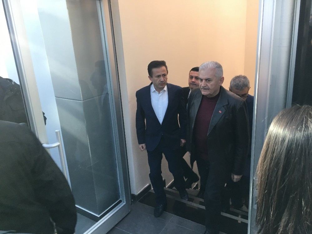 Binali Yıldırım Dericilerle Kahvaltıda Buluştu