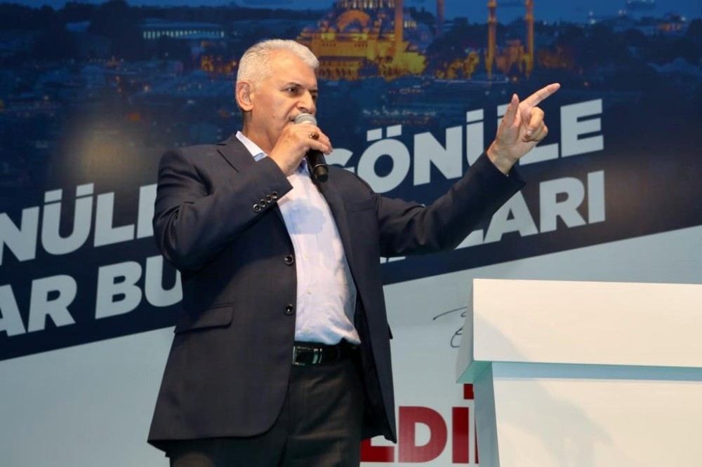 Binali Yıldırım, Esenyurtta Vatandaşlarla İftar Yaptı