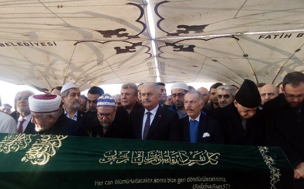 Binali Yıldırım, Fatih Camiinde İki Önemli İsmin Cenaze Törenine Katıldı