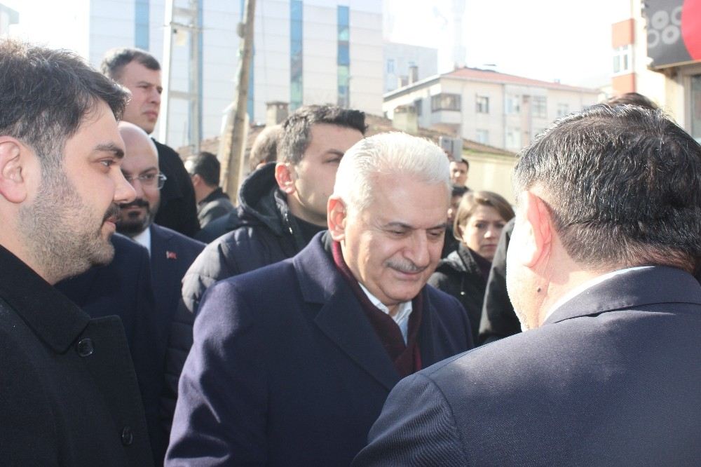 Binali Yıldırım Maltepede Taksi Durağını Ziyaret Etti