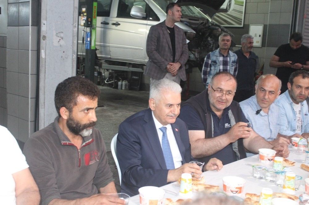 Binali Yıldırım: (Mülteci Konusu) Güvenlik Konularında Bize Zarar Verirlerse Zerre Kadar Müsemma Göstermeyiz