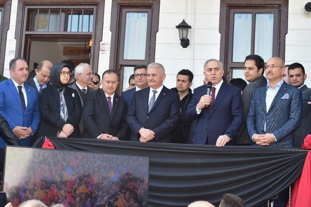 Binali Yıldırım Ve Fatih Belediye Başkan Adayı Turan Kastamonulularla Buluştu