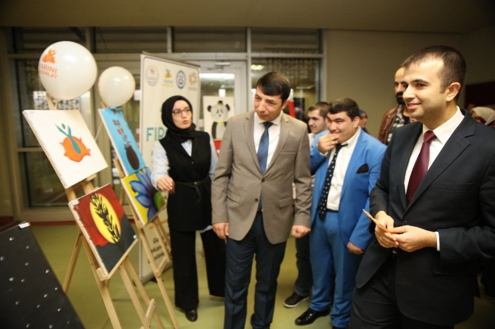 ?Bir Fırçada Sanat Bir Fırça Da Sen At