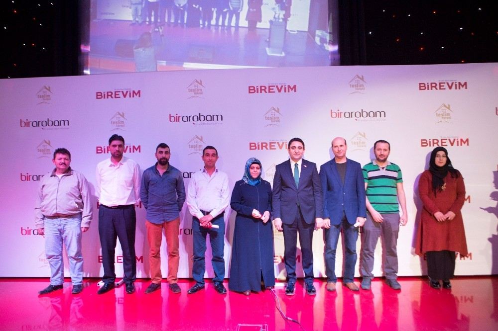 Birevim, Toplu Tapu Teslim Töreninde 100 Aileye Tapularını Teslim Etti