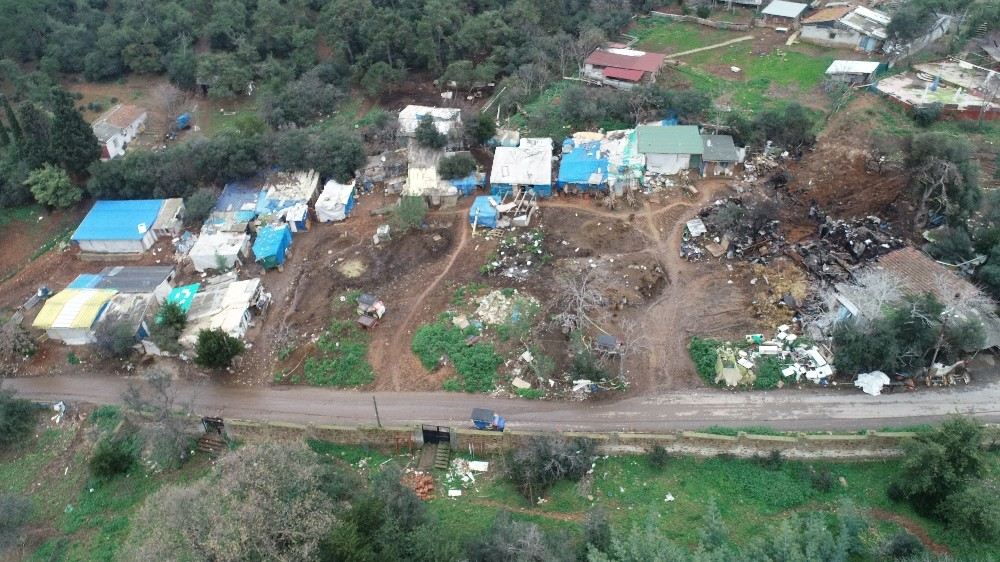 Büyükadadaki Yangında Atların Telef Olduğu Ahırlar Havadan Görüntülendi