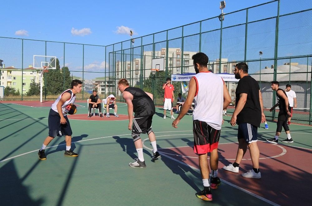 Büyükçekmecede Sokak Basketbolu Nefesleri Kesti