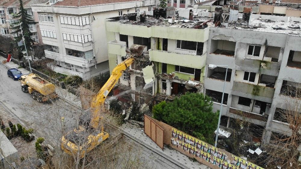 Büyükçekmecede Yerinde Dönüşüm Kapsamında Yıkılan Bina Havadan Görüntülendi