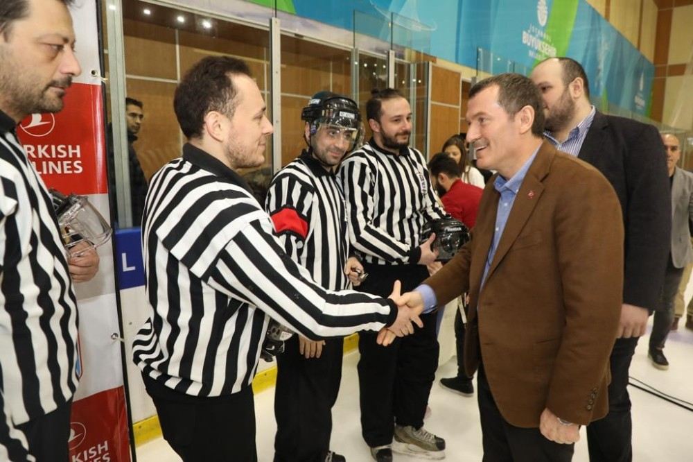 Buz Hokeyi Erkeklerde Şampiyon Zeytinburnu Belediyesi Spor Kulübü Oldu