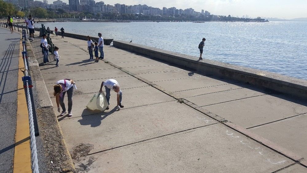 Çevre Gönüllüleri, Kıyı Ve Denizlerde Çöp Toplayıp Temizlik Yaptı