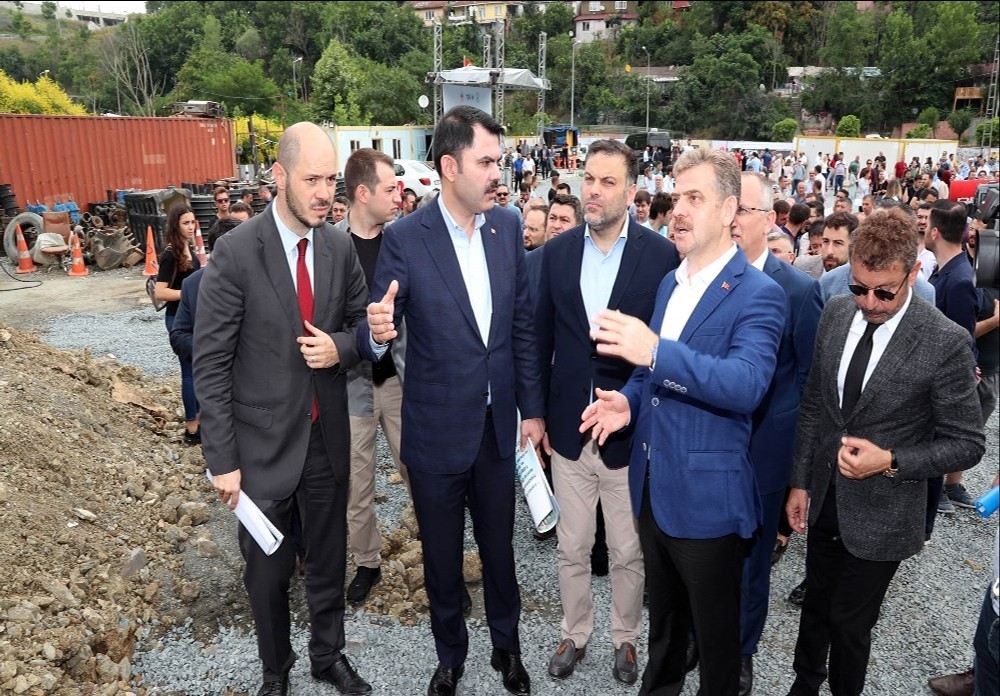 Çevre Ve Şehircilik Bakanı Murat Kurum,kentsel Dönüşüm Bilgilendirme Toplantısına Katıldı