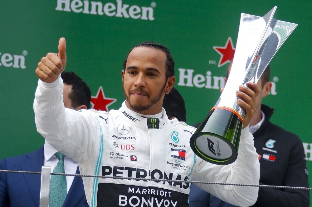 Çinde Zafer Lewis Hamiltonın