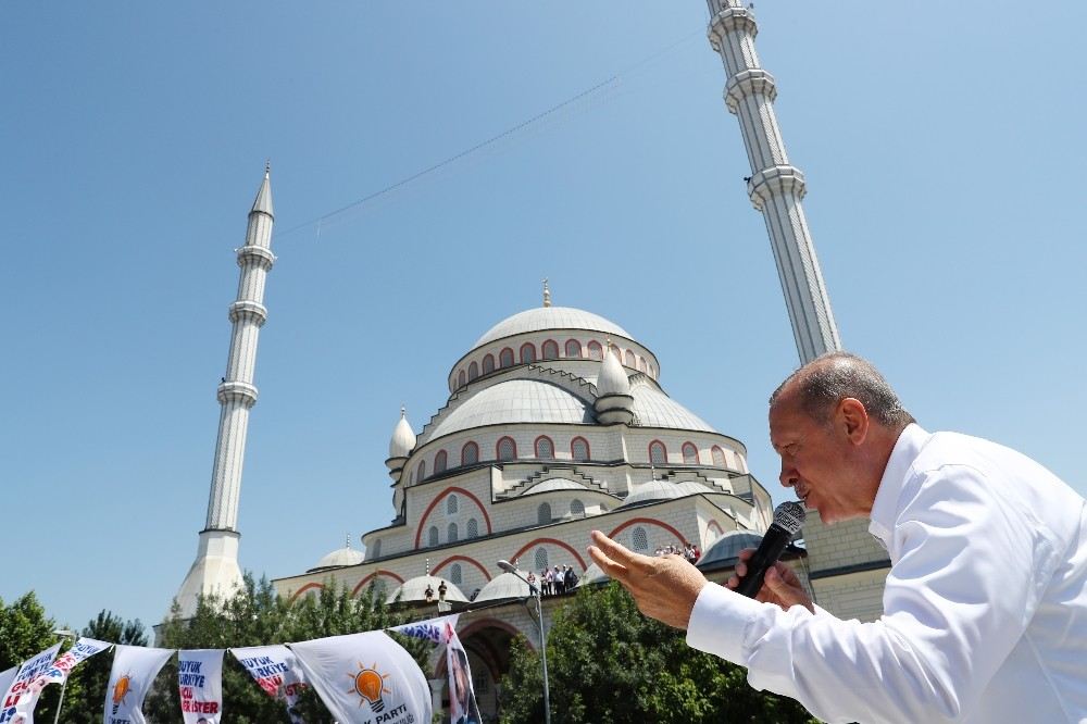 Cumhurbaşkanı Erdoğan:  Şimdi Kandili Bombalıyoruz. Bir Kaç Gün İçinde Daha Müjdelerimiz Olacak Dedi