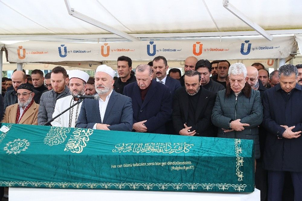 Cumhurbaşkanı Erdoğan Aile Dostunun Cenaze Namazına Katıldı