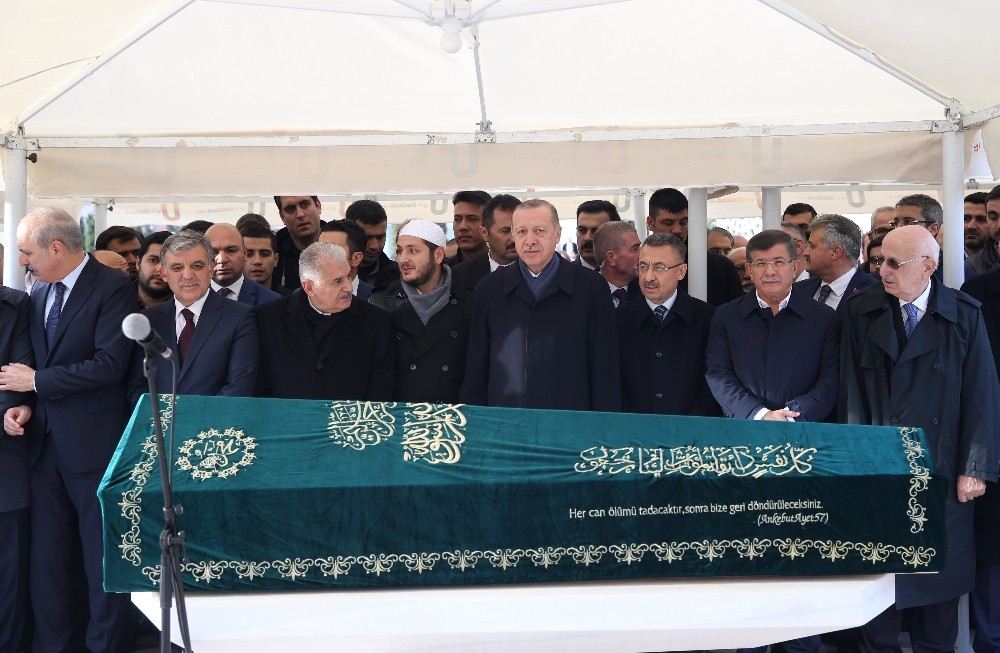 Cumhurbaşkanı Erdoğan, Ünlü İş Adamı Abdullah Tivniklinin Cenaze Törenine Katıldı