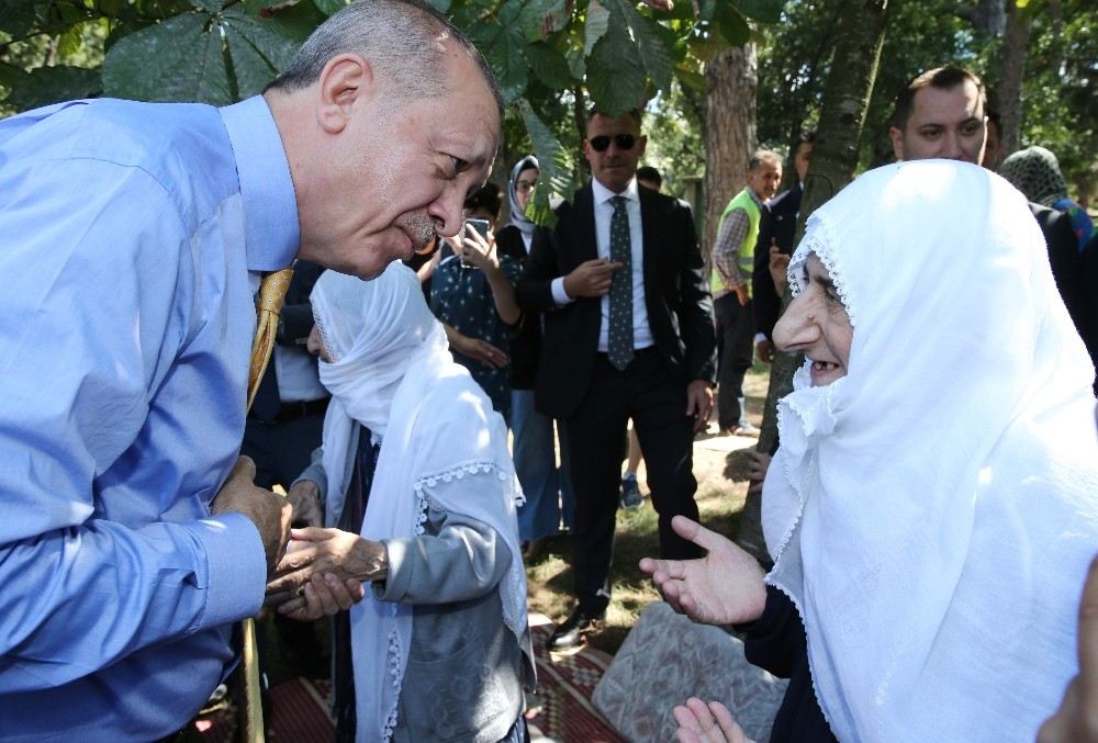 Cumhurbaşkanı Erdoğana Çamlıca Korusunda Sevgi Seli