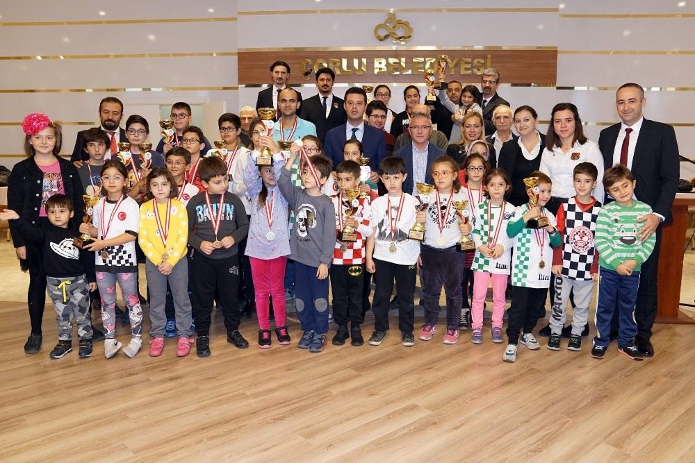 Cumhuriyet Kupası Satranç Turnuvasında Kazananlar Belli Oldu