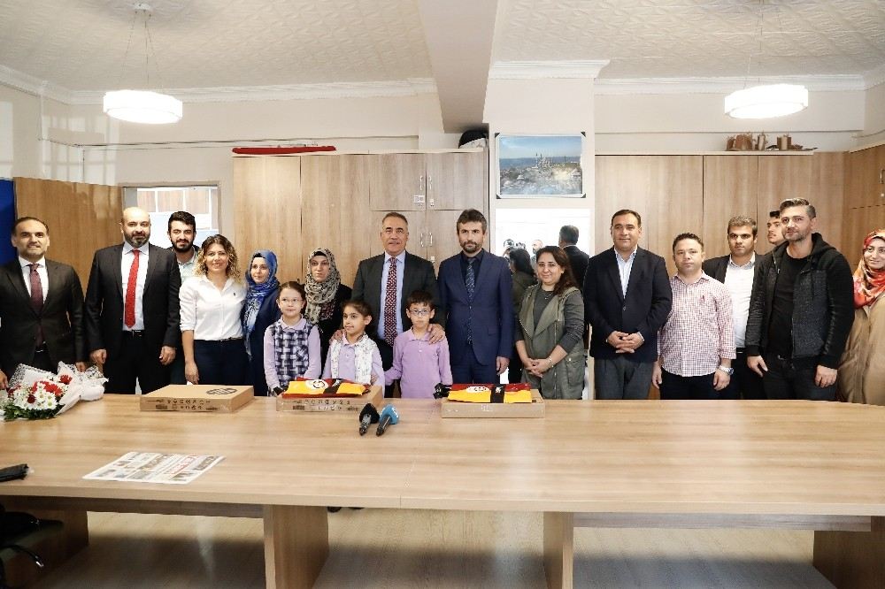 Depremin Minik Kahramanlarına Sultangazi Belediyesinden Ödül