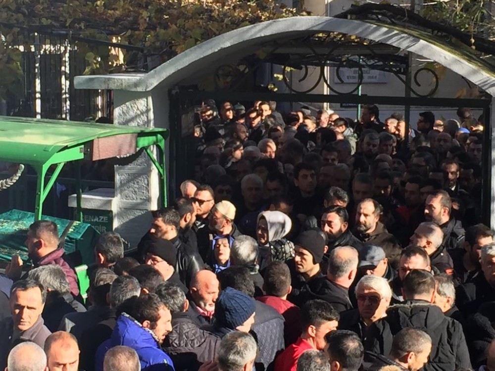 Derbi Günü Öldürülen Taraftar Toprağa Verildi