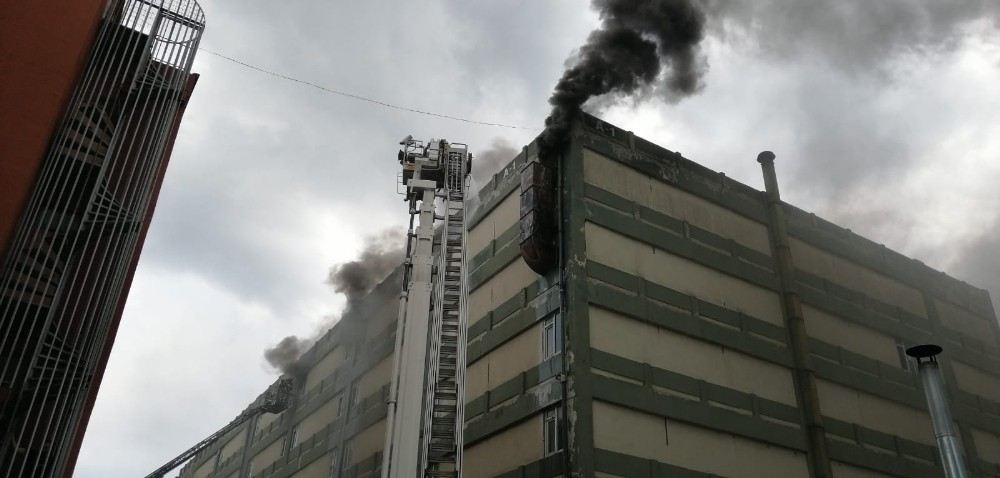 Deri Fabrikasında Korkutan Yangın