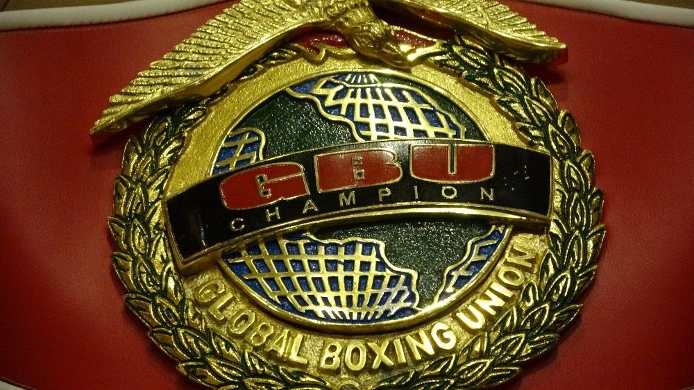 Dünya Şampiyonu Boksör Şükrü Altay, Şampiyonluk Kemeri İçin Ringe Çıkacak