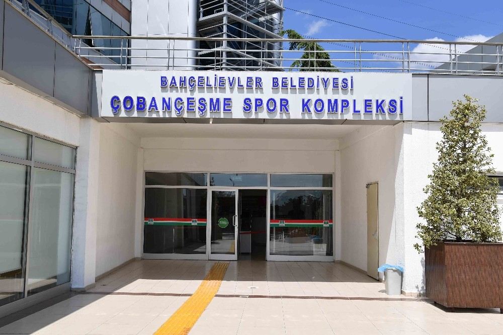 Dünya Şampiyonu Rıza Kayaalpin Adı Spor Salonuna Verilecek