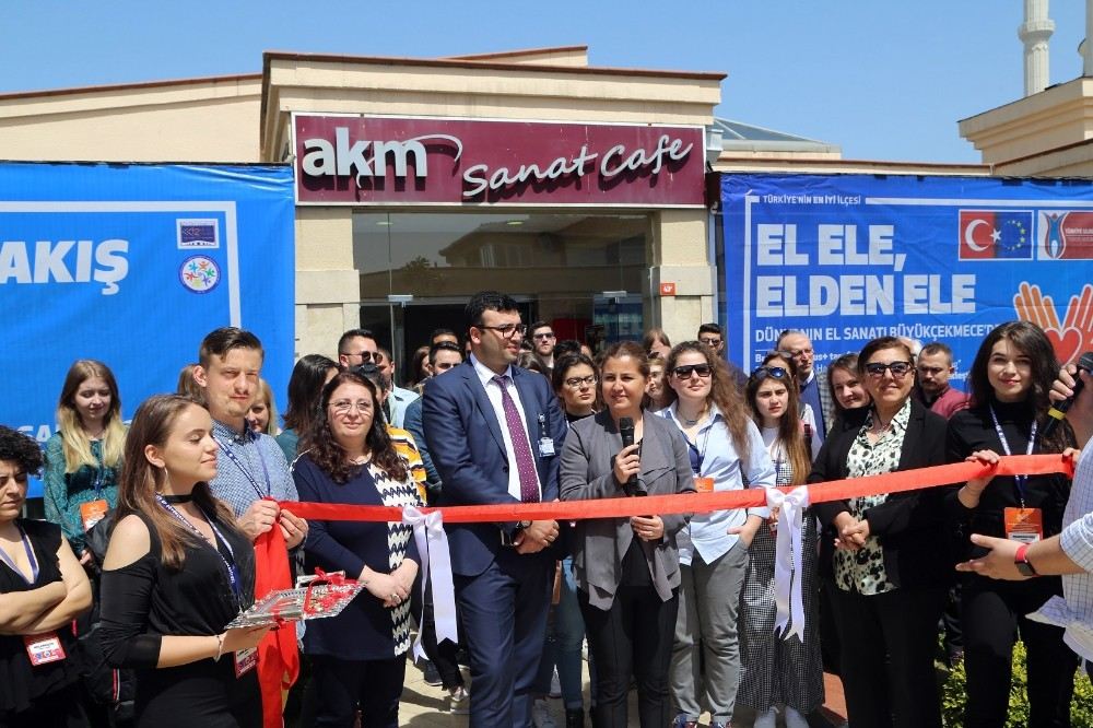 Dünyanın El Sanatları Büyükçekmecede Sergilendi