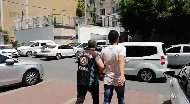 E-5 Karayolunda Otomobille ?Makas? Atan Sürücülere 4 Bin 8 Lira Ceza