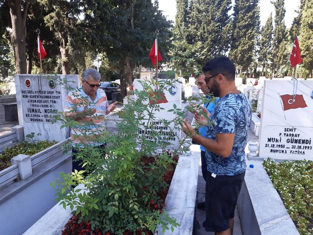 Edirnekapı Şehitliğinde Kurban Bayramı Arifesinde Hüzün Vardı