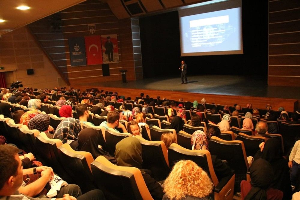 Eğitimci Yazardan Bilinçli Aile Sunumu