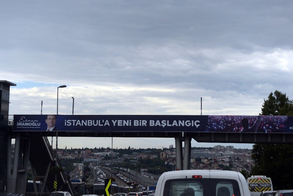 Ekrem İmamoğlu, Billboardlardan Teşekkür Edip Tatile Gitti