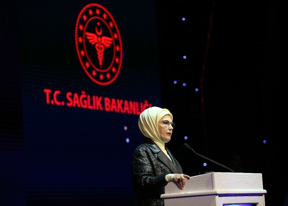 Emine Erdoğan: ?Kronik Hastalık Seyri Devam Ederse Hastalığın Pençesinde Kıvranacağız?