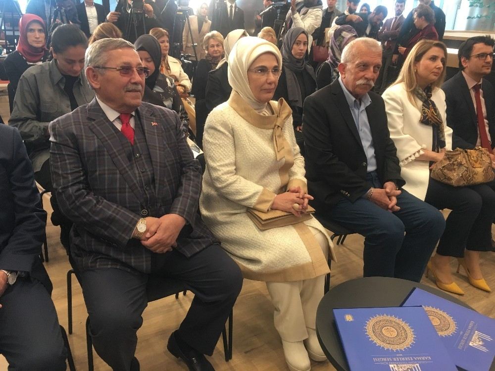 Emine Erdoğan, Çamlıca Camisinde Sergi Açılışını Yaptı