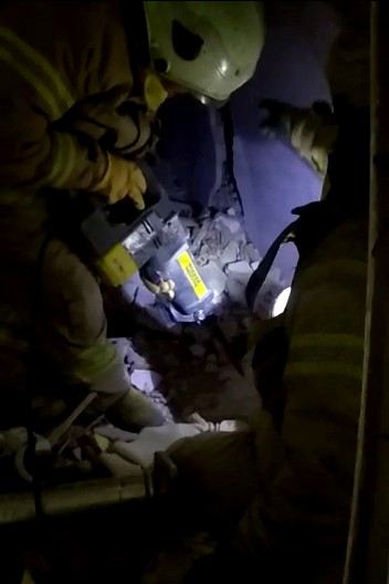 Enkaz İçinden Görüntüler Ortaya Çıktı