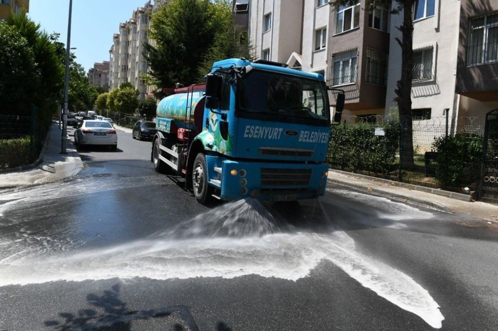 Esenyurt Sokaklarında Bayram Temizliği