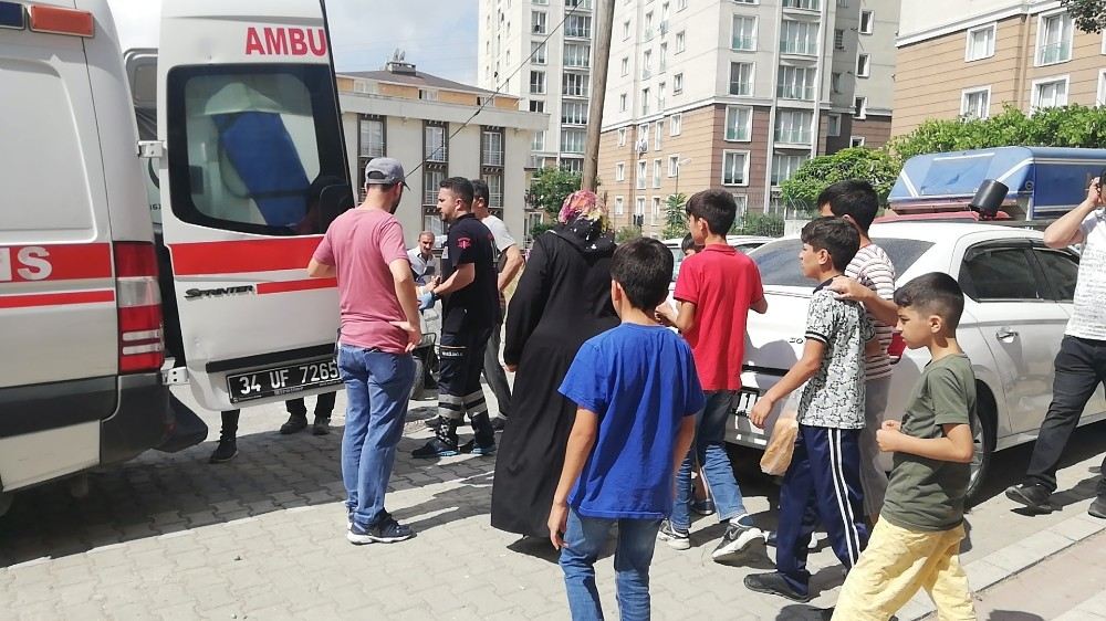 Esenyurtta 6 Yaşındaki Kız, 2. Kattan Düştü